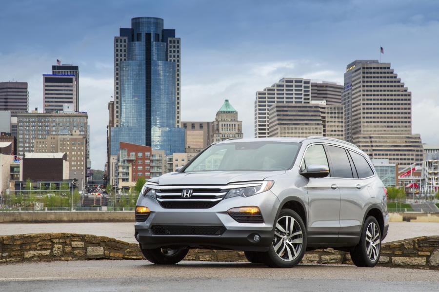  Honda Pilot 2015 года  (фото 17 из 107)